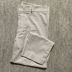 Trousers to the ankle